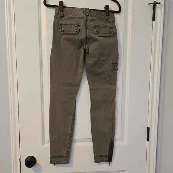 Express Olive Green Women's Cargo Pants. Size 00 Low Rise Fit - Picture 8 of 16
